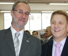 O diretor-geral do Detran, Marcos Traad e o presidente da Celepar, Jacson Carvalho Leite, participaram da 19ª Edição do Conip, realiada em São Paulo