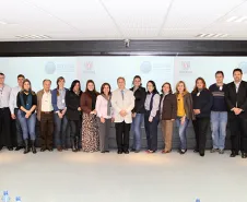 O grupo da Celepar e da Secretaria da Familia que participou da reunião na Companhia de Tecnologia da Informação e Comunicação do Paraná