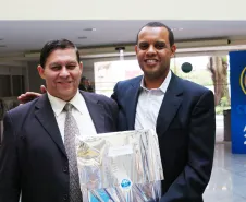 Douglas Jose Peixoto Azevedo homenageado pelos seus 35 anos de serviços prestados na Celepar. 