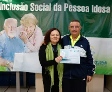 Mais uma turma com alunos da terceira idade foi formada pela Celepar. Ao todo, 58 pessoas com idade acima de 60 anos participaram do Curso Básico de Smartphone que a companhia oferta gratuitamente.