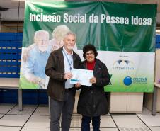 Mais uma turma com alunos da terceira idade foi formada pela Celepar. Ao todo, 58 pessoas com idade acima de 60 anos participaram do Curso Básico de Smartphone que a companhia oferta gratuitamente.