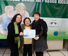 Mais uma turma com alunos da terceira idade foi formada pela Celepar. Ao todo, 58 pessoas com idade acima de 60 anos participaram do Curso Básico de Smartphone que a companhia oferta gratuitamente.