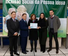 Mais uma turma com alunos da terceira idade foi formada pela Celepar. Ao todo, 58 pessoas com idade acima de 60 anos participaram do Curso Básico de Smartphone que a companhia oferta gratuitamente.