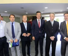 O governador Beto Richa participa, na Celepar, do lançamento do Projeto Escola de Gestão Inteligente. Participaram da solenidade: presidente da Celepar, Jacson Carvalho Leite, presidente do Tecpar, Julio Felix e o secretário do Planejamento, Silvio Barros.Curitiba, 11-11-15.Foto: Arnaldo Alves / ANPr.