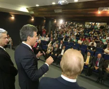 O governador Beto Richa participa, na Celepar, do lançamento do Projeto Escola de Gestão Inteligente. Participaram da solenidade: presidente da Celepar, Jacson Carvalho Leite, presidente do Tecpar, Julio Felix.Curitiba, 11-11-15.Foto: Arnaldo Alves / ANPr.