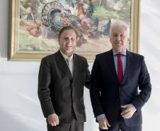 Presidente da Celepar Jacson Carvalho Leite e presidente do TJ-PR, des. Renato Bettega.
Foto: Celepar