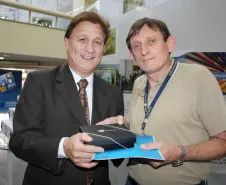 O aniversariante, Carlos