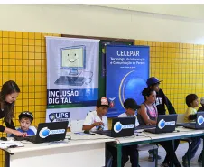 Estande da Celepar na feira de serviços na CIC