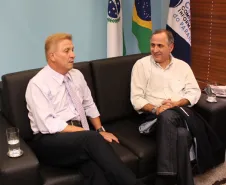 Reunião na Celepar onde o presidente Jacson Carvalho Leite e o secretário Paulino Viapiana definiram as diretrizes do sistema de acompanhamento da Lei de Incentivo á Cultura no Estado