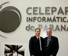 O presidene Jacson Carvalho Leite e o secretário Mário Celso Cunha estreitam a parceira entre Celepar e Secopa para a gestão das informações referentes à Copa do Mundo 2014 no Paraná