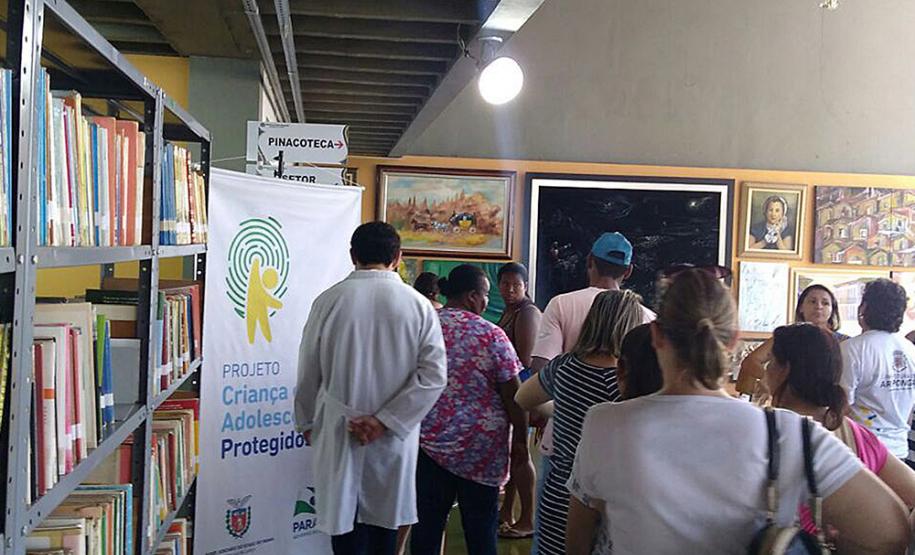 O Projeto Criança e Adolescente Protegidos já atendeu diversos municípios do Paraná, com ações também na feira de serviços Paraná Cidadão. Desta vez a ação aconteceu em Arapongas. No evento desta semana foram emitidas 755 carteiras de identidade e feitos 465 exames oftalmológicos, totalizando 1.220 mil atendimentos.Arapongas, 11/10/2017.Foto: Divulgação SEJU