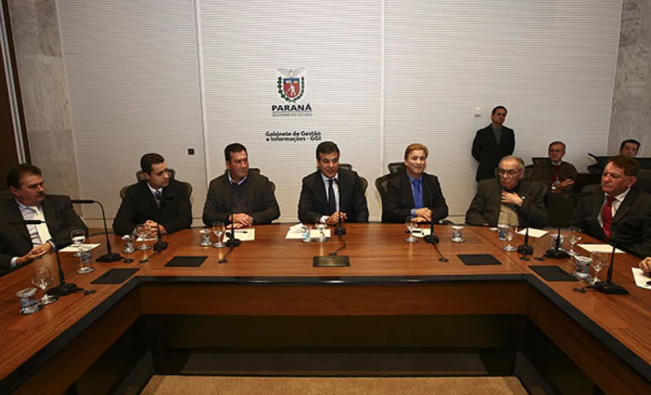 Richa apresenta sistema pioneiro de Gestão Ambiental O governador Beto Richa apresenta 1° Sistema de Gestão Ambiental (SGA) do Estado do Paraná.Curitiba, 03/06/2014