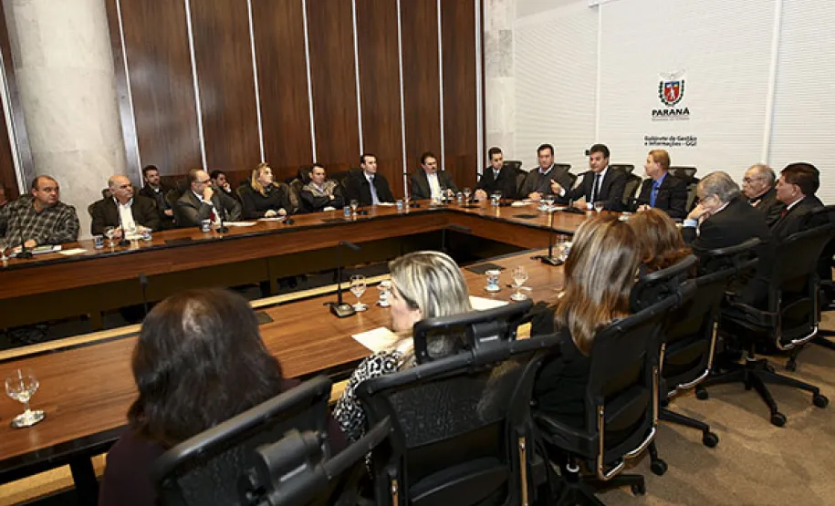 Richa apresenta sistema pioneiro de Gestão Ambiental O governador Beto Richa apresenta 1° Sistema de Gestão Ambiental (SGA) do Estado do Paraná.Curitiba, 03/06/2014: