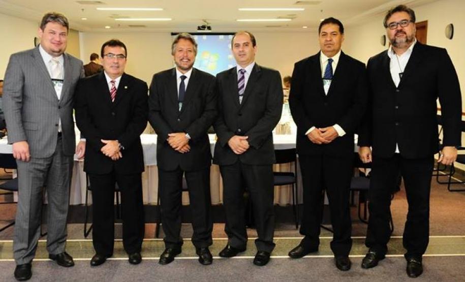 Abep tem novo presidente Presidente: Victor Murad (Prodesp- ES)
Vice-presidente: Ézio Prata Faro (Engetis - SE)
Vice- presidente de tecnologia - Alyson Leandro Costa Oliveira (ITEC – AL)
Vice - presidente de Gestão: Francisco Martins de Araújo Neto (SEPLAN - TO)
Presidente do Conselho de Associadas: Carlson Aquistepasse (Procergs - RS)
Vice- Presidente do Conselho de Associadas: Thiago Siqueira Gomes (ATI – PI)
Secretário Executivo: René Lapyda (Prodesp - SP)