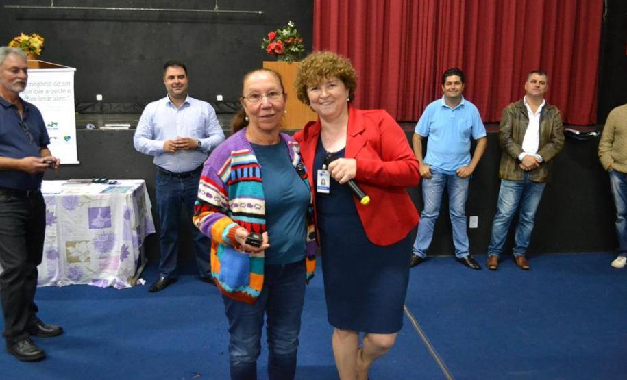 Celepar leva capacitação em internet e redes sociais aos idosos de Ribeirão do Pinhal