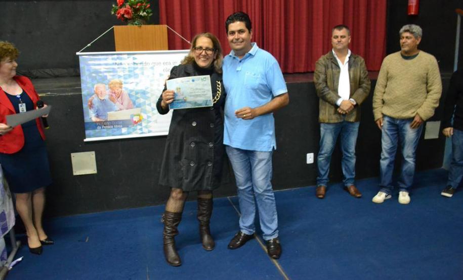 Celepar leva capacitação em internet e redes sociais aos idosos de Ribeirão do Pinhal