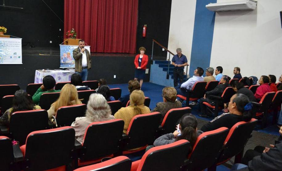 Celepar leva capacitação em internet e redes sociais aos idosos de Ribeirão do Pinhal