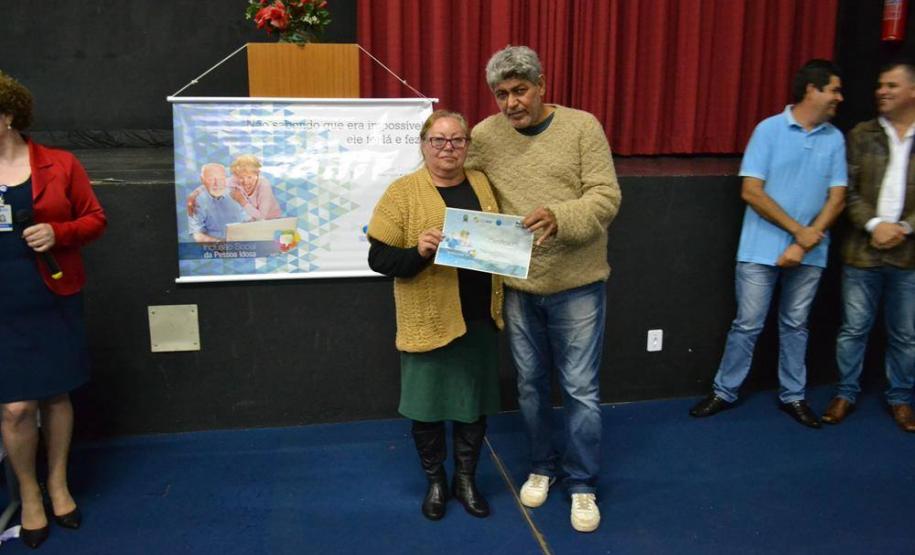 Celepar leva capacitação em internet e redes sociais aos idosos de Ribeirão do Pinhal