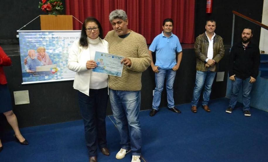 Celepar leva capacitação em internet e redes sociais aos idosos de Ribeirão do Pinhal