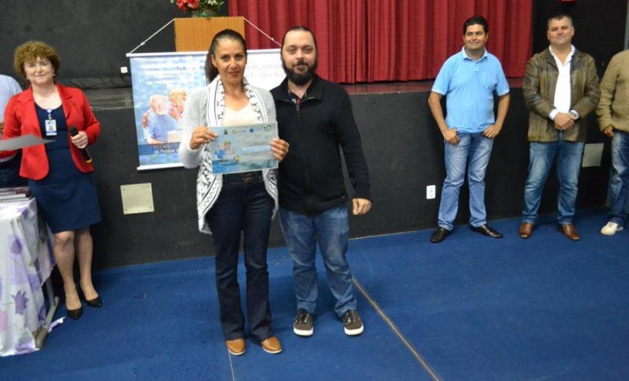 Celepar leva capacitação em internet e redes sociais aos idosos de Ribeirão do Pinhal