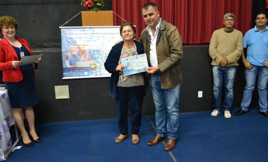 Celepar leva capacitação em internet e redes sociais aos idosos de Ribeirão do Pinhal