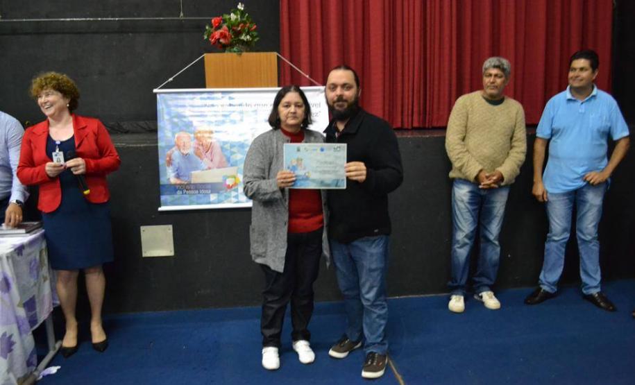 Celepar leva capacitação em internet e redes sociais aos idosos de Ribeirão do Pinhal