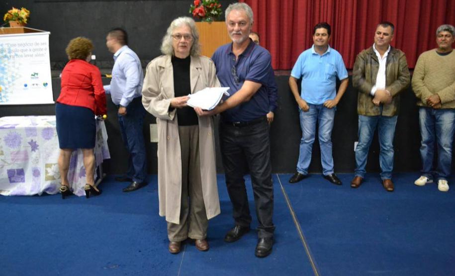 Celepar leva capacitação em internet e redes sociais aos idosos de Ribeirão do Pinhal