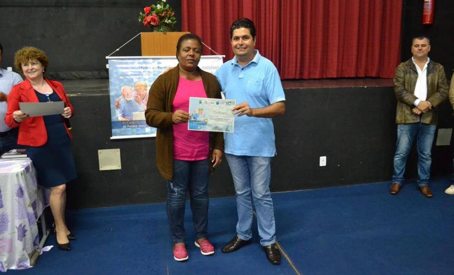 Celepar leva capacitação em internet e redes sociais aos idosos de Ribeirão do Pinhal