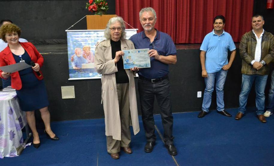 Celepar leva capacitação em internet e redes sociais aos idosos de Ribeirão do Pinhal