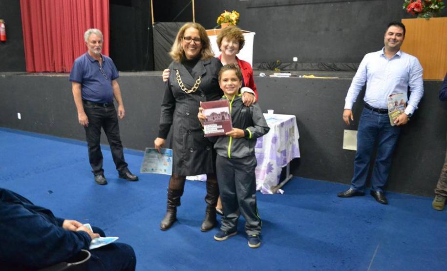 Celepar leva capacitação em internet e redes sociais aos idosos de Ribeirão do Pinhal