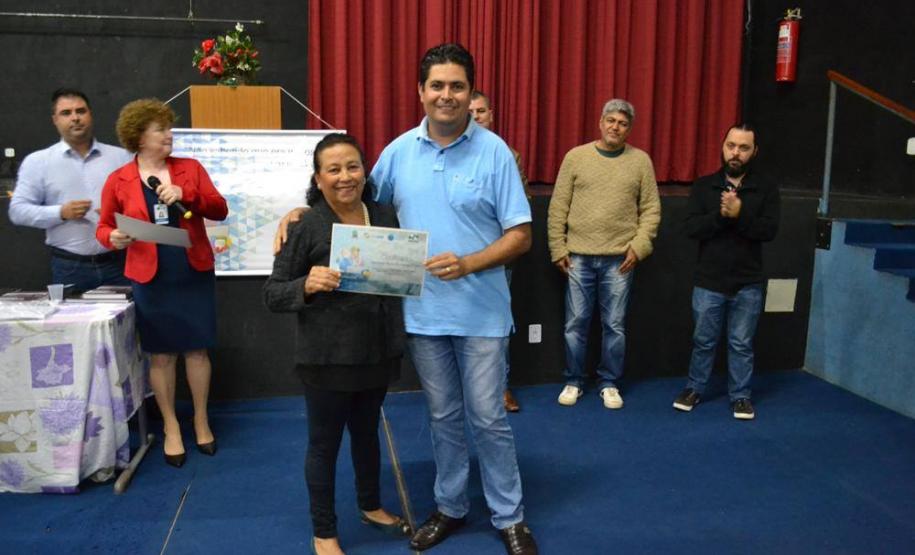 Celepar leva capacitação em internet e redes sociais aos idosos de Ribeirão do Pinhal