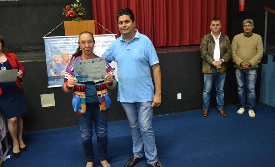 Celepar leva capacitação em internet e redes sociais aos idosos de Ribeirão do Pinhal