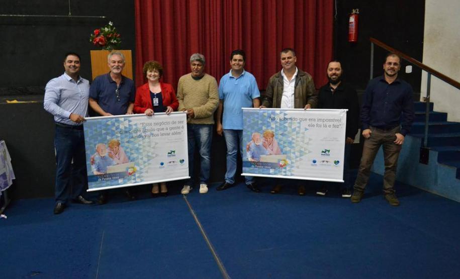 Celepar leva capacitação em internet e redes sociais aos idosos de Ribeirão do Pinhal