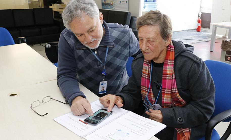 Reunião do COSIT na Celepar. Da esquerda para direita: secretária Dinorah Botto Portugal Nogara, Jacson carvalho Leite, secretário chefe da Casa Civil, Reinhold Stephanes, secretário para Assuntos Estratégicos, Edson Casagrande e o secretário de Controle Interno, Carlos Eduardo de Moura