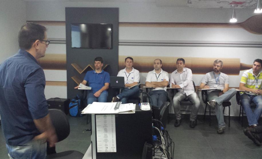 Integração de áreas da Celepar e melhoria de processos foram temas de fórum técnico em Cascavel