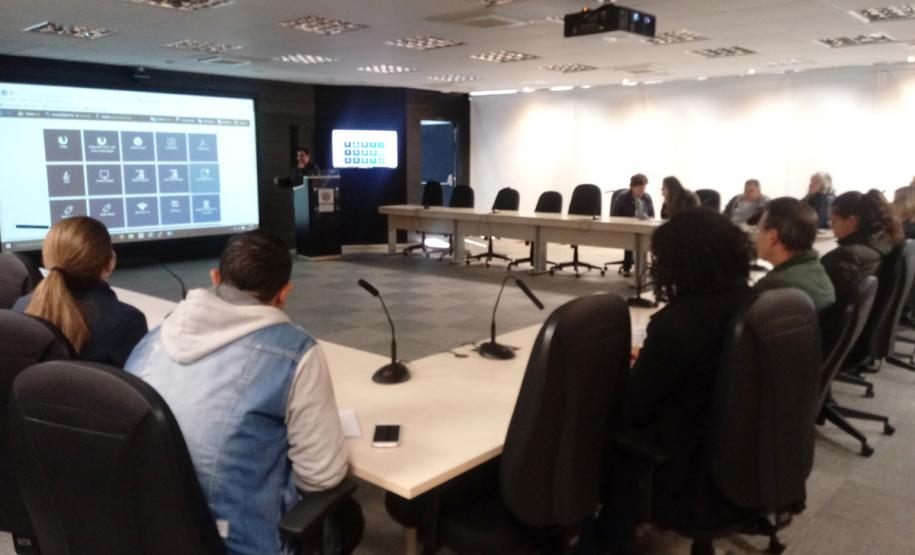 Nova versão da solução Serviços Rápidos é apresentada no Palácio das Araucárias