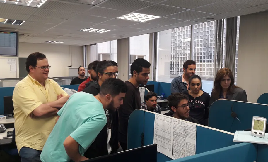 Alunos da Faculdade Estácio visitam a Celepar
