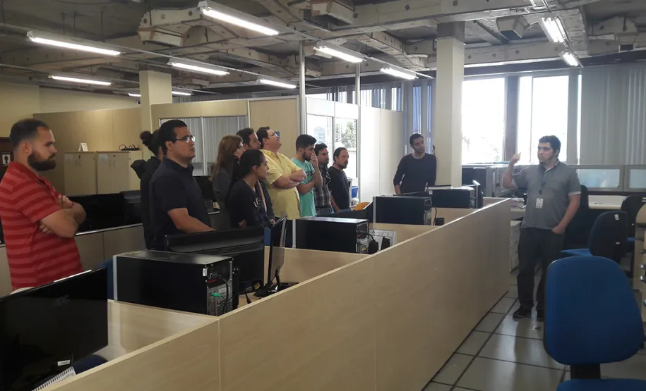 Alunos da Faculdade Estácio visitam a Celepar