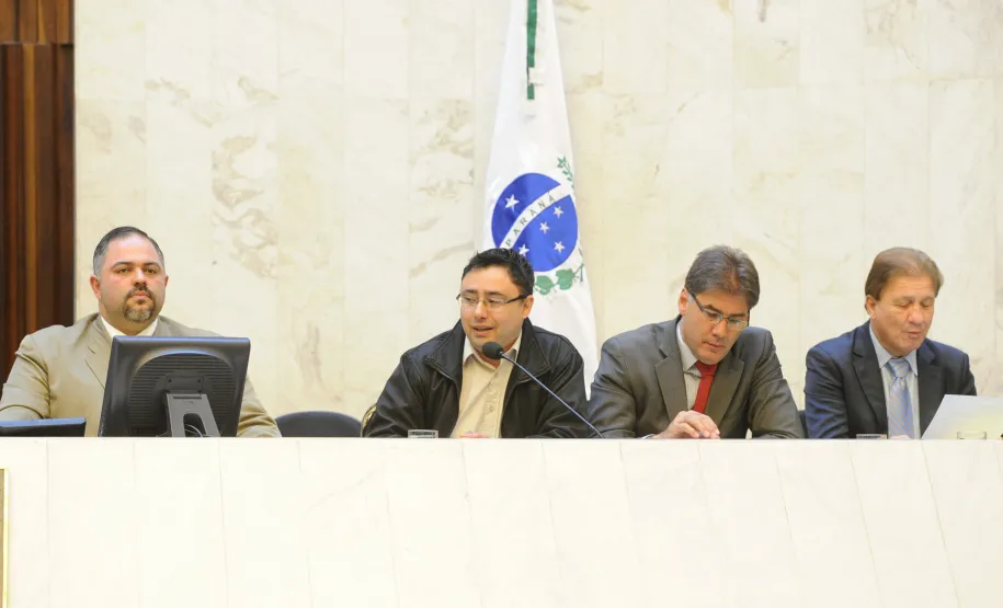 Uso responsável da internet por crianças e adolescentes é tema de audiência pública na Assembleia