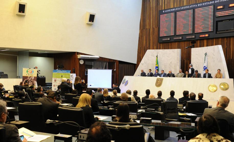 Uso responsável da internet por crianças e adolescentes é tema de audiência pública na Assembleia