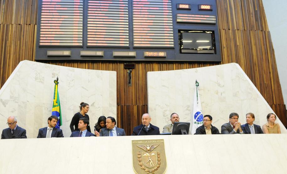 Uso responsável da internet por crianças e adolescentes é tema de audiência pública na Assembleia