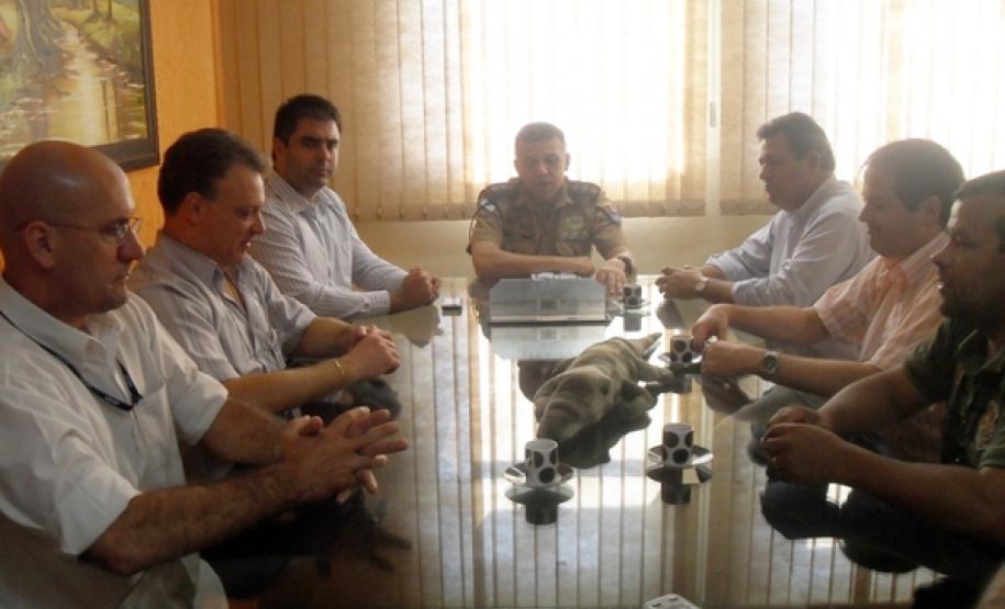 A equipe da Celepar foi recebida no 2º Batalhão de Polícia Militar pelo tenente-coronel Airton Sérgio Diniz