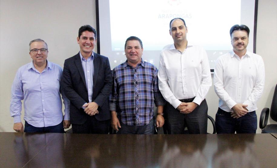 Prefeitura de Arapongas implanta Central 156