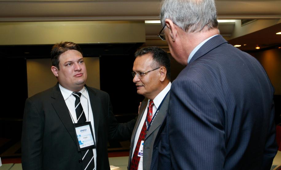 Participantes da 117ª Reunião Ordinária do Conselho das Associadas da Associação Brasileira de Entidades Estaduais de Tecnologia da Informação e Comunicação (Abep) em Curitiba/PR, nos dias 09 e 10 de fevereiro de 2012