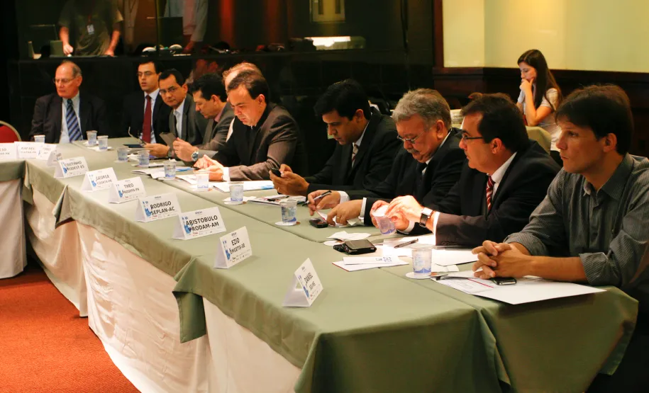 Evento nacional de informática pública discute modernização do Estado em Curitiba Participante da 117ª Reunião Ordinária do Conselho das Associadas da Associação Brasileira de Entidades Estaduais de Tecnologia da Informação e Comunicação (Abep) em Curitiba/PR, nos dias 09 e 10 de fevereiro de 2012