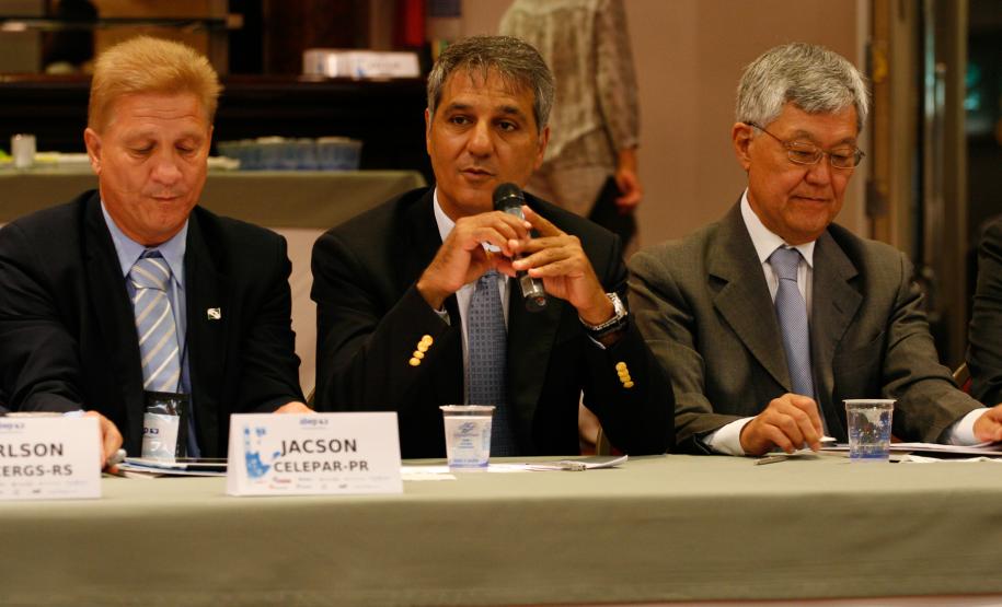 Participantes da 117ª Reunião Ordinária do Conselho das Associadas da Associação Brasileira de Entidades Estaduais de Tecnologia da Informação e Comunicação (Abep) em Curitiba/PR, nos dias 09 e 10 de fevereiro de 2012