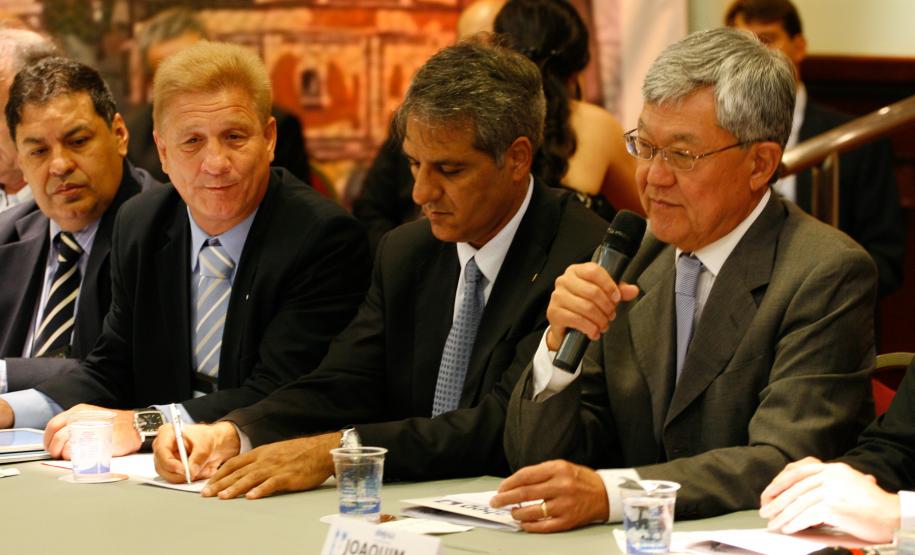 Participantes da 117ª Reunião Ordinária do Conselho das Associadas da Associação Brasileira de Entidades Estaduais de Tecnologia da Informação e Comunicação (Abep) em Curitiba/PR, nos dias 09 e 10 de fevereiro de 2012