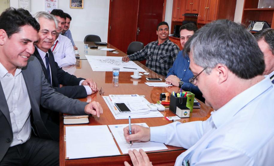 Celepar e Prefeitura de Apucarana assinam protocolo de intenções