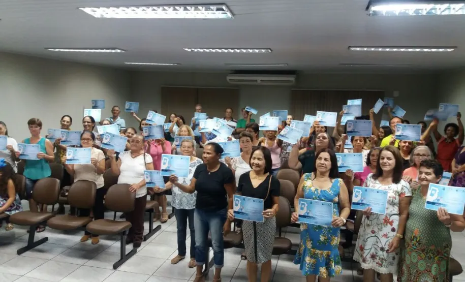 Curso de smartphone para idosos em Cafezal do Sul.