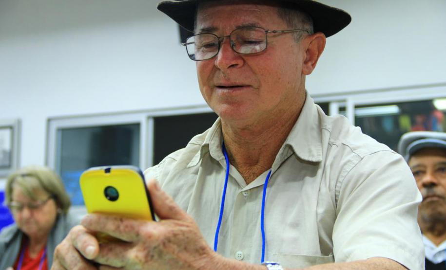 Pato Branco recebe quinta edição de curso de smartphone para idosos